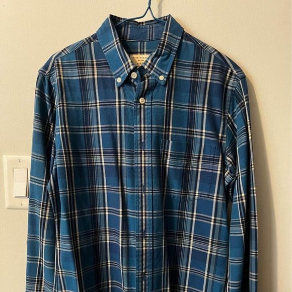 Club Monaco Men’s Plaid Button-Up Dress Shirt — Size Small - Picture 1 of 3